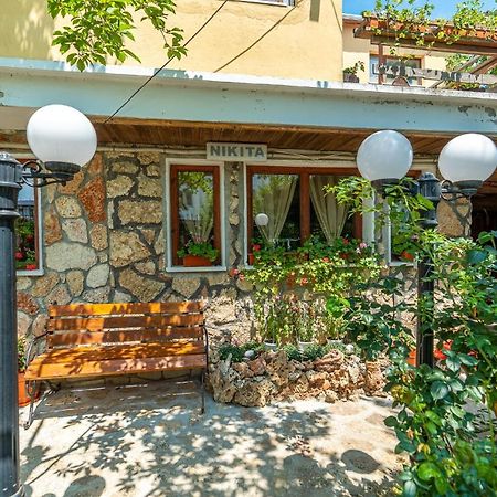 Hotel Casa Nikita à Vama Veche Extérieur photo