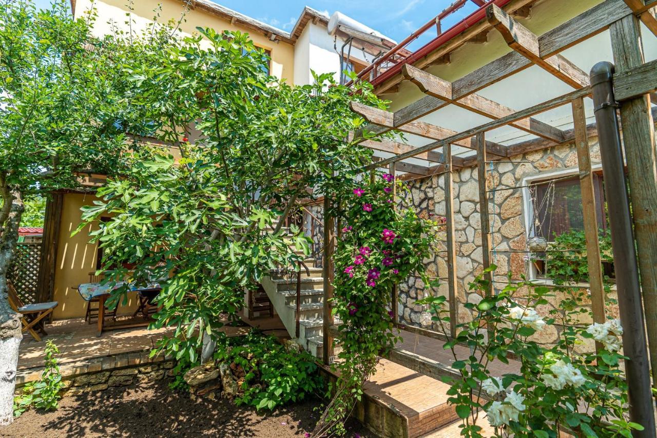 Hotel Casa Nikita à Vama Veche Extérieur photo