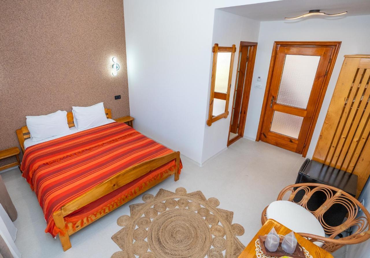 Hotel Casa Nikita à Vama Veche Extérieur photo
