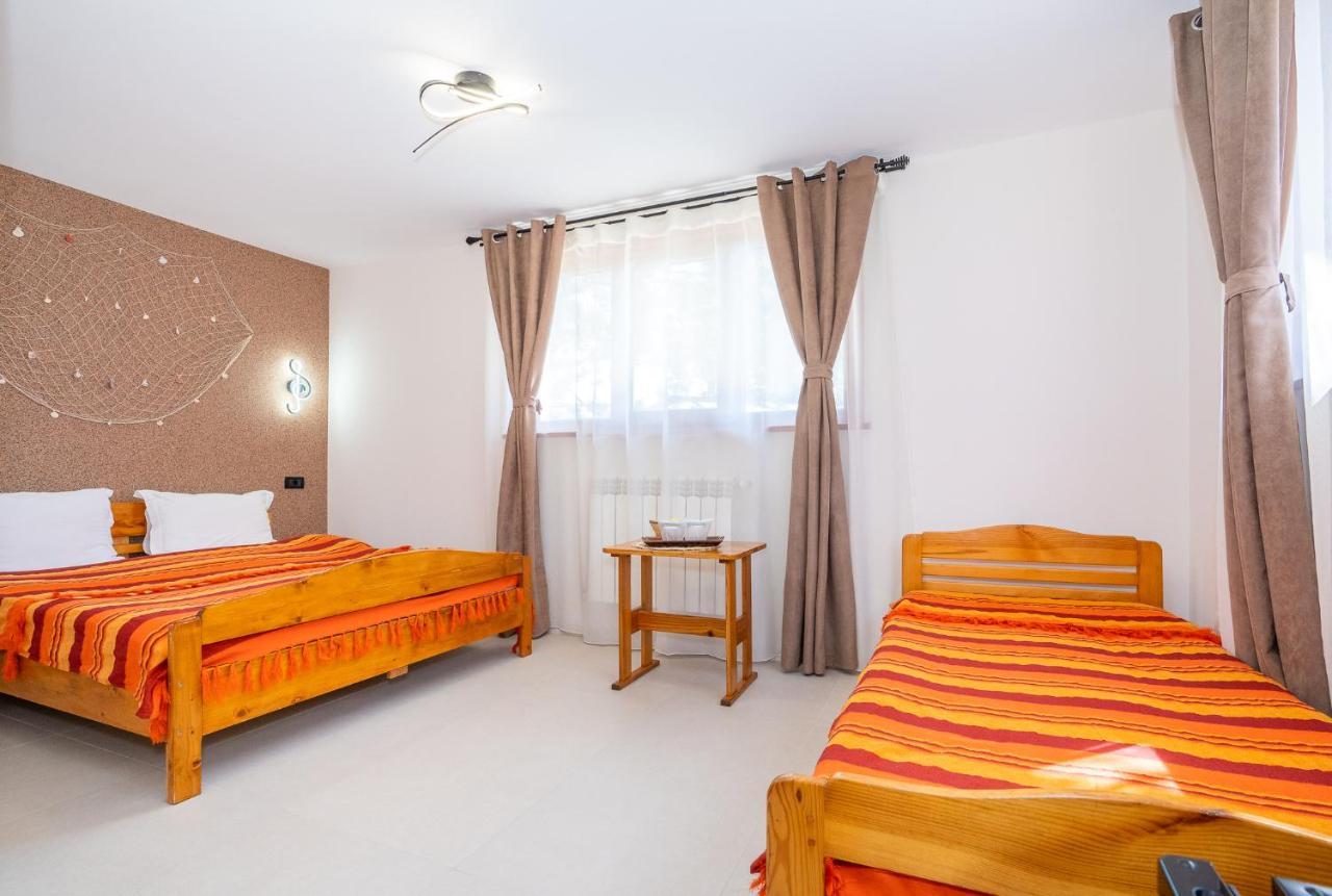 Hotel Casa Nikita à Vama Veche Extérieur photo