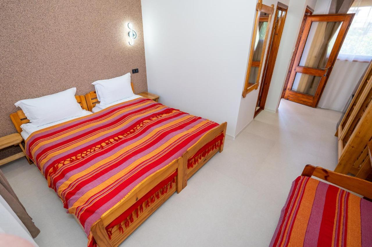 Hotel Casa Nikita à Vama Veche Extérieur photo