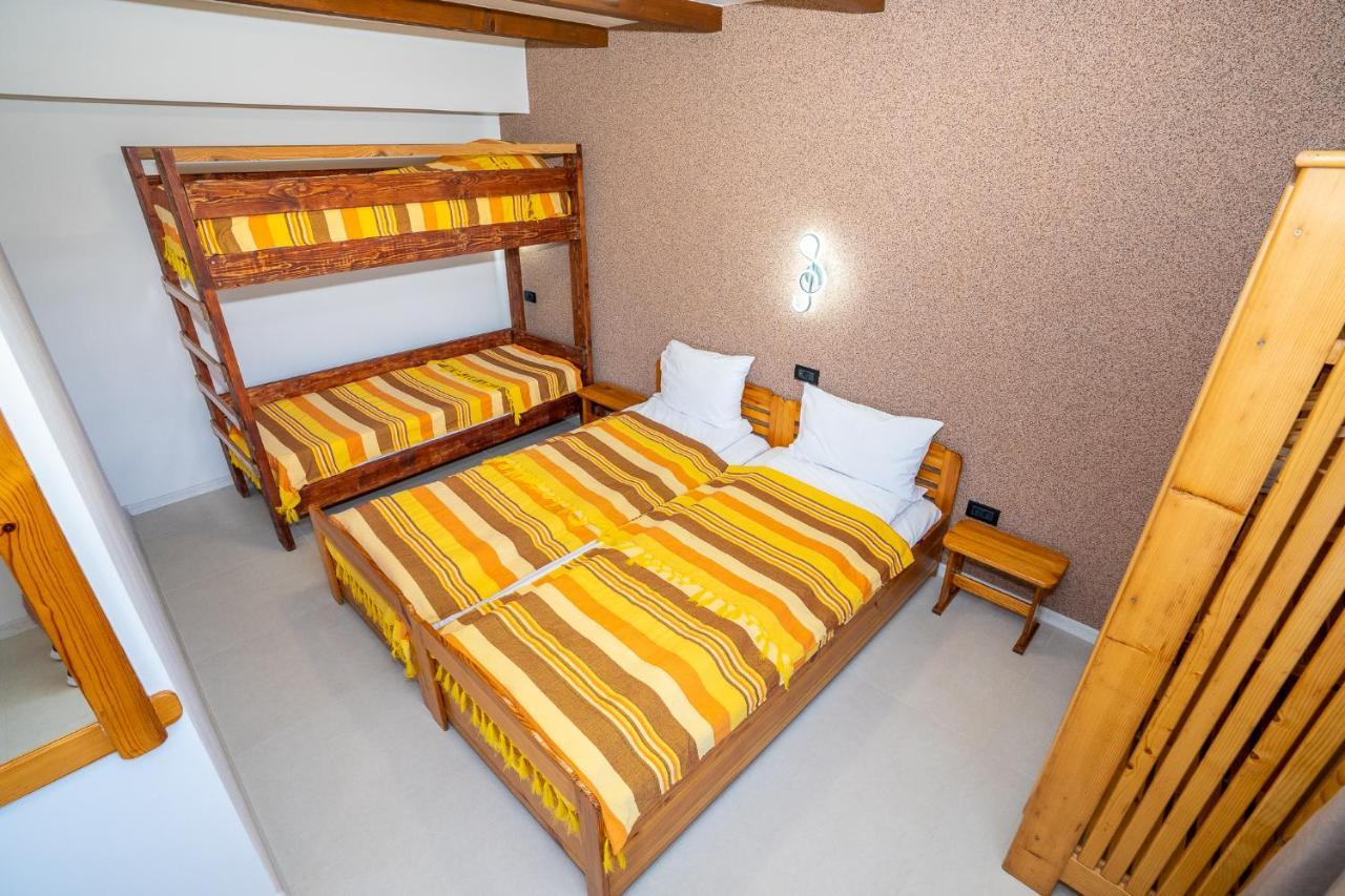 Hotel Casa Nikita à Vama Veche Extérieur photo
