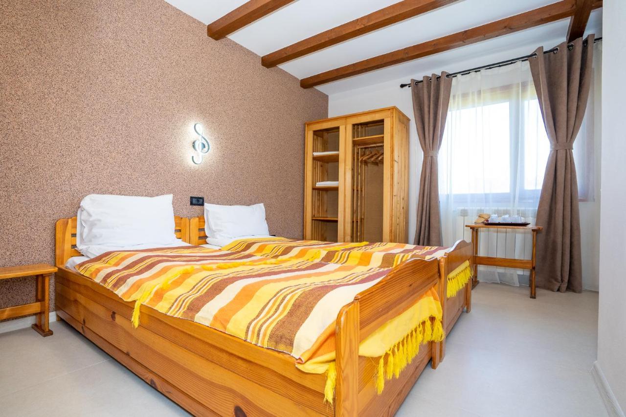 Hotel Casa Nikita à Vama Veche Extérieur photo