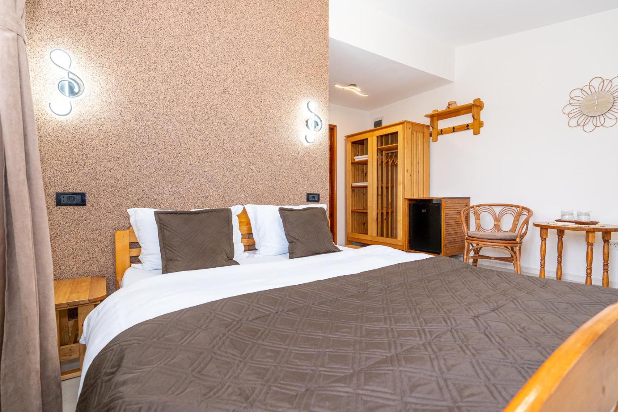 Hotel Casa Nikita à Vama Veche Extérieur photo